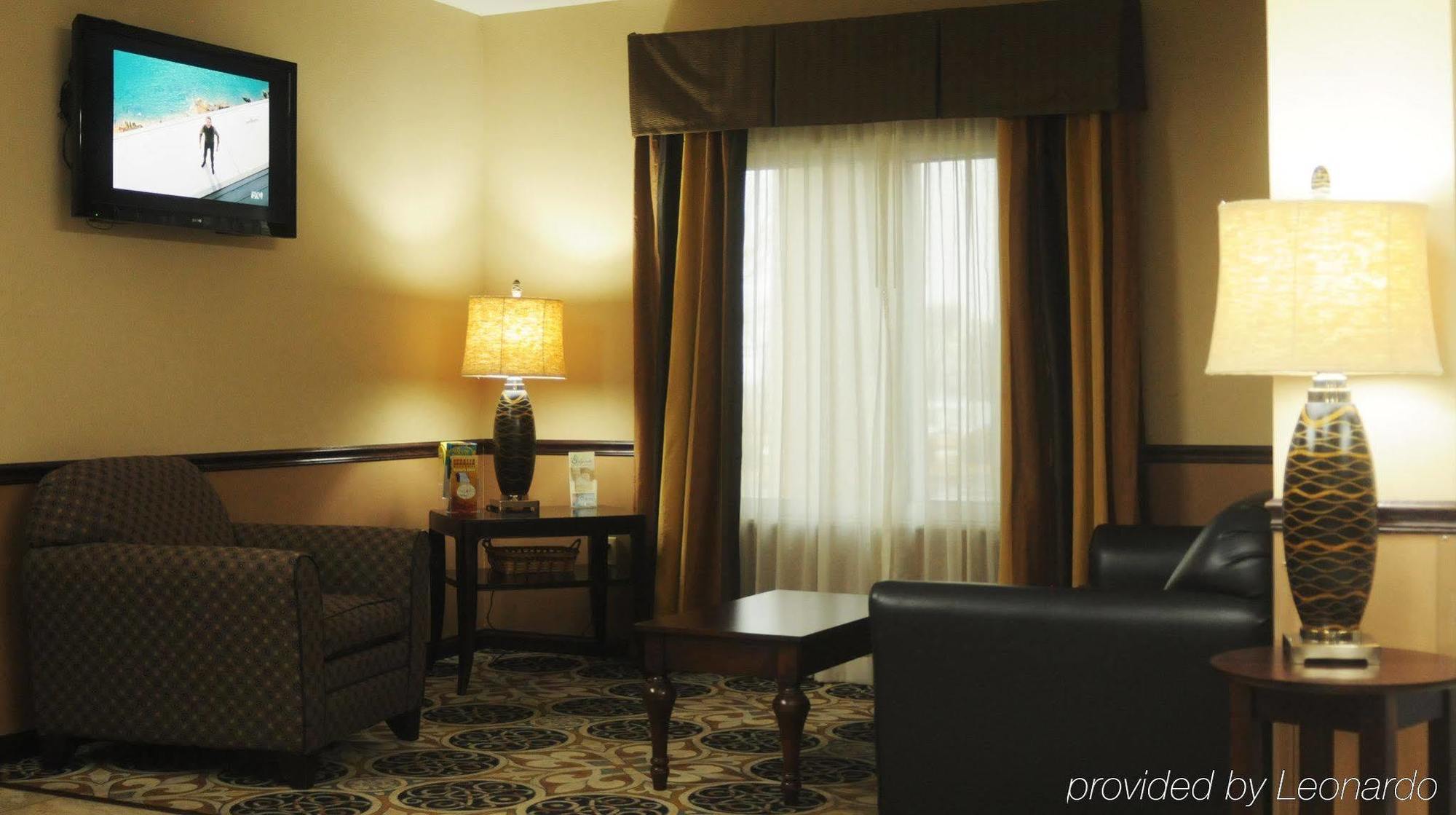 Holiday Inn Express Hotel&Suites Sedalia, an IHG Hotel Exterior foto