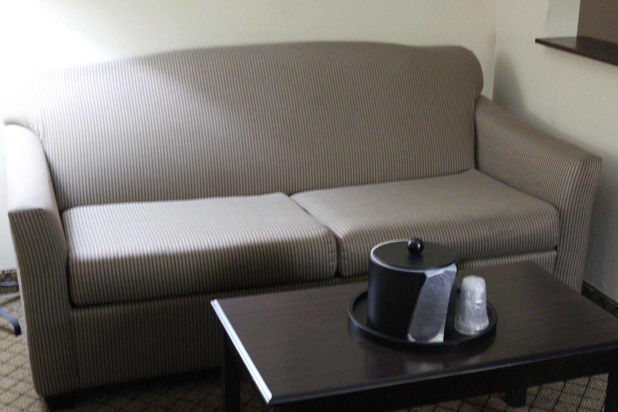 Holiday Inn Express Hotel&Suites Sedalia, an IHG Hotel Exterior foto